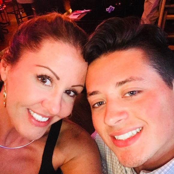 Meet your Posher, Stephanie - Picture 1 of 1